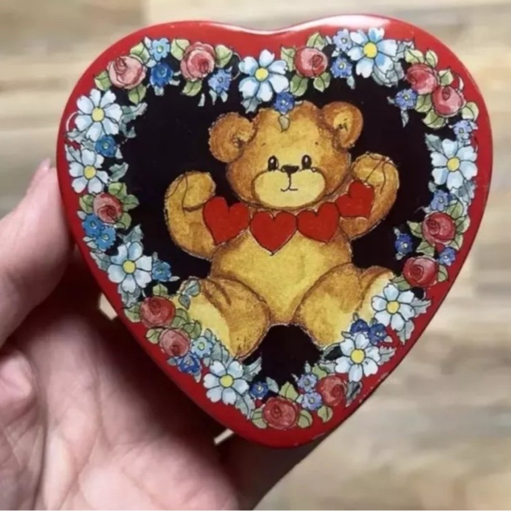 *TWO* Vintage - 1990 - Enesco - 3.5 inch Lucy Rigg-Heart Shape-Teddy Bear Tins